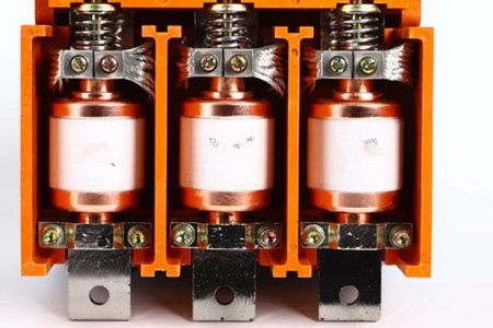 高壓真空開關(guān)管出現(xiàn)黃斑，這幾點(diǎn)原因需掌握！