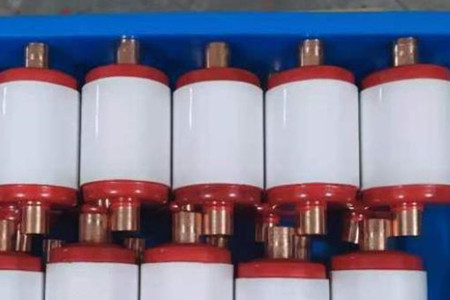 真空滅弧室的結(jié)構(gòu)、工作原理、特點(diǎn)以及應(yīng)用